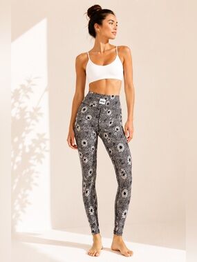 Eivy Daisy Print Yoga Leggings Soft Stretch Hidden Pocket Sz S